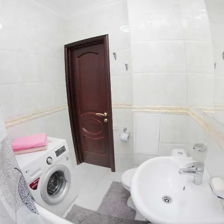 1Br Apartment In The Centre, Nazarbaev 42A Almaty Exterior photo